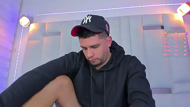 Snapshot of Jacoob19_ chatting on 01.28.25 Jacoob19 online show from 01.28.25