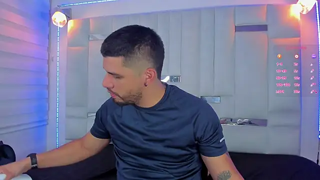 Snapshot of Jacoob19_ chatting on 02.17.25 Jacoob19 online show from 02.17.25