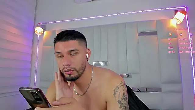 Snapshot of Jacoob19_ chatting on 02.20.25 Jacoob19 online show from 02.20.25