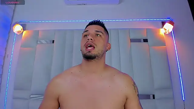 Snapshot of Jacoob19_ chatting on 03.20.25 Jacoob19 online show from 03.20.25