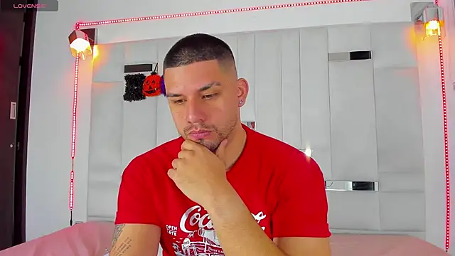 Snapshot of Jacoob19_ chatting on 10.21.25 Jacoob19 online show from 10.21.25