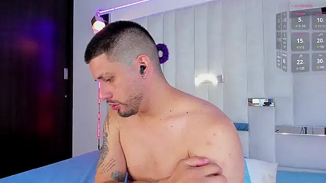 Snapshot of Jacoob19_ chatting on 10.30.25 Jacoob19 online show from 10.30.25