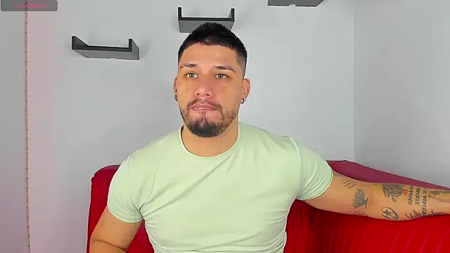 Snapshot of Jacoob19_ chatting on 11.15.25 Jacoob19 online show from 11.15.25