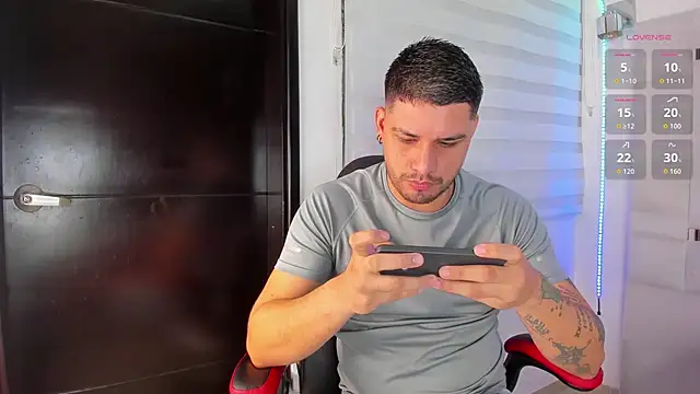 Snapshot of Jacoob19_ chatting on 11.29.25 Jacoob19 online show from 11.29.25