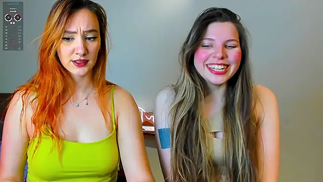 Snapshot of Annie_aww chatting on 12.12.24 Annie aww online show from 12.12.24