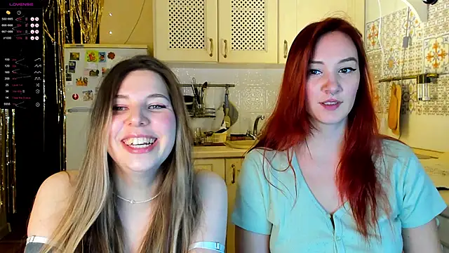 Snapshot of Annie_aww chatting on 01.10.25 Annie aww online show from 01.10.25