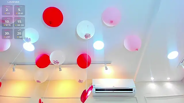 nahomygrey  online show from 02.17.25