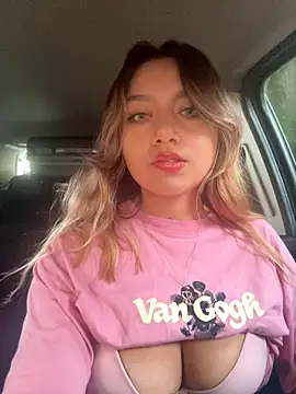 amanda-medrano1 online show from 12.22.25