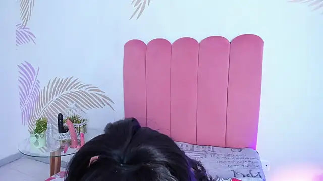 Snapshot of JulessCornett chatting on 12.30.24 JulessCornett online show from 12.30.24