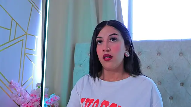 Snapshot of JulessCornett chatting on 01.13.25 JulessCornett online show from 01.13.25