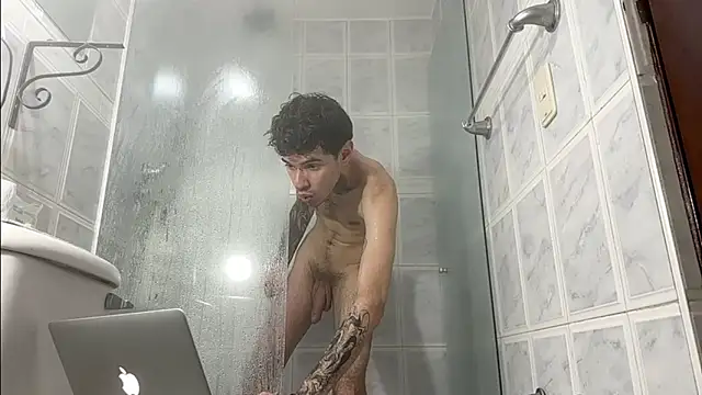 Snapshot of Saturno_v chatting on 01.18.25 Saturno v online show from 01.18.25