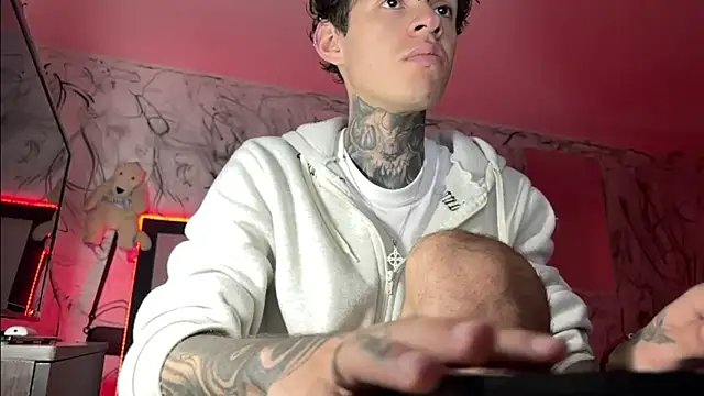 Snapshot of Saturno_v chatting on 02.11.25 Saturno v online show from 02.11.25