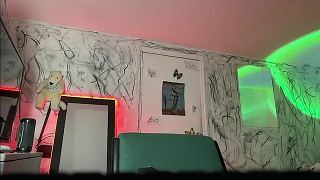 Snapshot of Saturno_v chatting on 02.12.25 Saturno v online show from 02.12.25