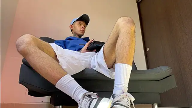 Snapshot of Saturno_v chatting on 03.05.25 Saturno v online show from 03.05.25