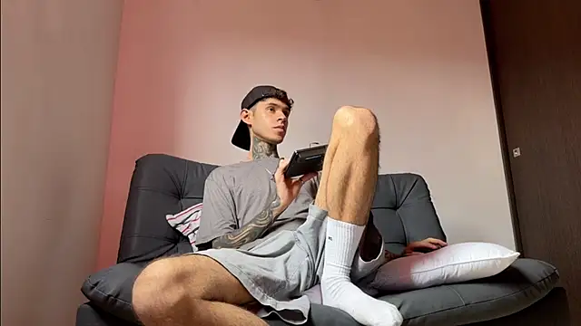 Snapshot of Saturno_v chatting on 03.14.25 Saturno v online show from 03.14.25