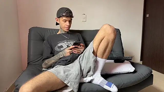 Snapshot of Saturno_v chatting on 03.14.25 Saturno v online show from 03.14.25