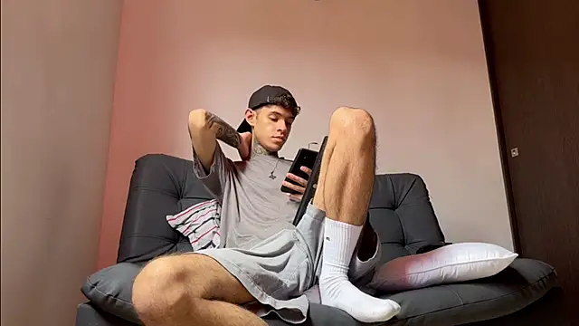 Snapshot of Saturno_v chatting on 03.20.25 Saturno v online show from 03.20.25