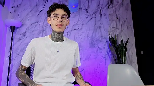 Saturno v online show from 06.08.26
