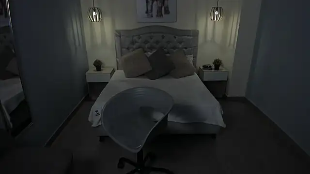 escarleth   online show from 10.21.25