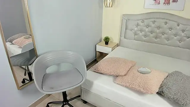 Snapshot of escarleth__ chatting on 02.11.26 escarleth online show from 02.11.26