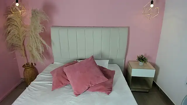 Snapshot of escarleth__ chatting on 02.26.26 escarleth online show from 02.26.26