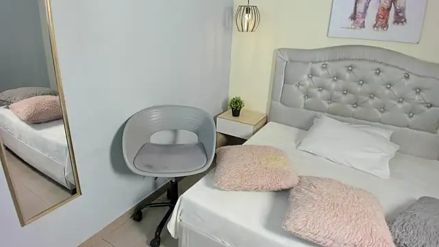 Snapshot of escarleth__ chatting on 02.27.26 escarleth online show from 02.27.26