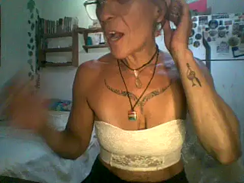 Snapshot of sabinytahot chatting on 01.11.25 sabinytahot online show from 01.11.25