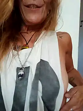 Snapshot of sabinytahot chatting on 02.26.26 sabinytahot online show from 02.26.26