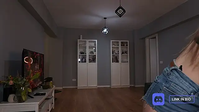 Snapshot of moondaoo chatting on 11.07.25 moondaoo online show from 11.07.25