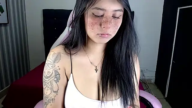 Snapshot of sarah_moon2 chatting on 01.30.25 sarah moon2 online show from 01.30.25