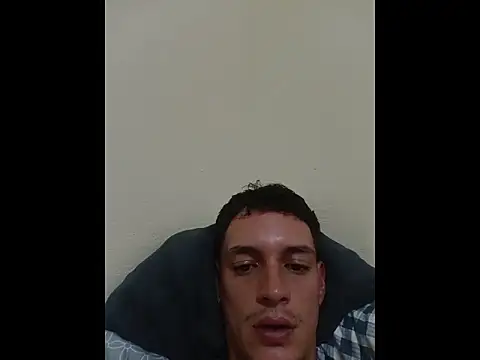 Snapshot of zeus67wrer chatting on 11.14.25 zeus67wrer online show from 11.14.25