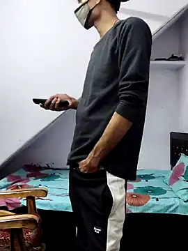 Snapshot of Habibi_big_b chatting on 12.20.24 Habibi big b online show from 12.20.24