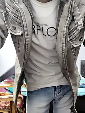 Snapshot of Habibi_big_b chatting on 01.12.25 Habibi big b online show from 01.12.25