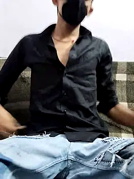 Snapshot of Habibi_big_b chatting on 02.22.25 Habibi big b online show from 02.22.25