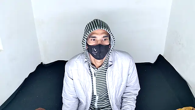 Snapshot of Habibi_big_b chatting on 11.28.25 Habibi big b online show from 11.28.25