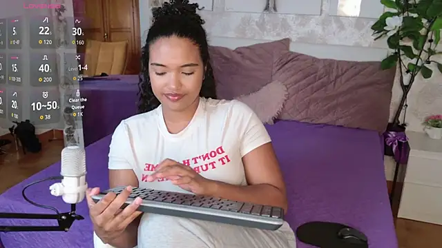 MilaTeenX online show from 11.20.25