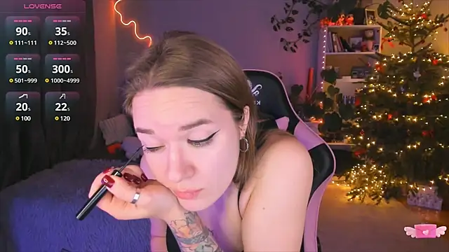 Snapshot of ami_amour_ chatting on 01.16.25 ami amour online show from 01.16.25