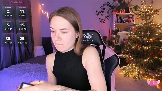 Snapshot of ami_amour_ chatting on 01.24.25 ami amour online show from 01.24.25