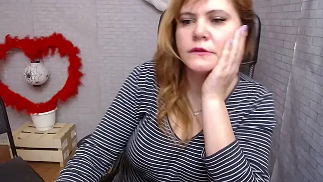 DaniellaKiss online show from 02.11.25