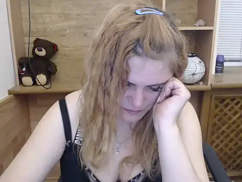 DaniellaKiss online show from 04.15.26