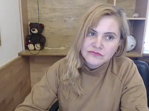 DaniellaKiss online show from 04.25.26