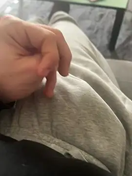 Snapshot of pignoufe chatting on 02.13.26 pignoufe online show from 02.13.26