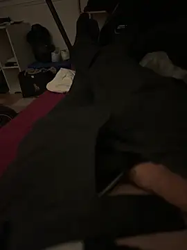 Snapshot of pignoufe chatting on 02.27.26 pignoufe online show from 02.27.26