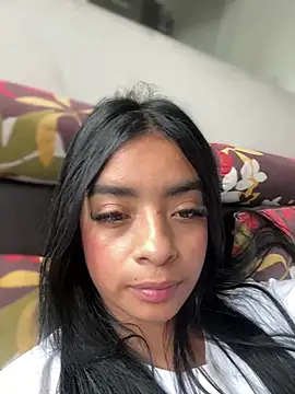 Laura fernandezII online show from 02.07.25