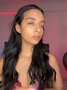 Laura fernandezII online show from 10.04.25