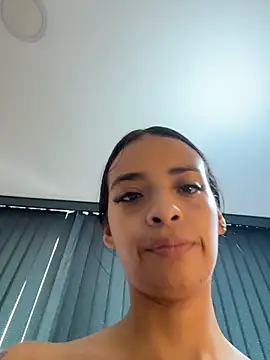 Laura fernandezII online show from 02.26.26