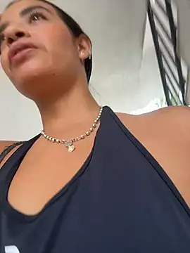 Laura fernandezII online show from 04.10.26