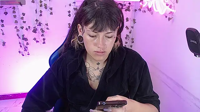 Snapshot of _sharlotte777 chatting on 05.04.26 sharlotte777 online show from 05.04.26