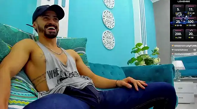 Snapshot of MAXIMUS_MASTE3 chatting on 12.30.24 MAXIMUS MASTE3 online show from 12.30.24