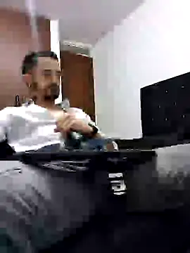 Snapshot of MAXIMUS_MASTE3 chatting on 02.13.25 MAXIMUS MASTE3 online show from 02.13.25